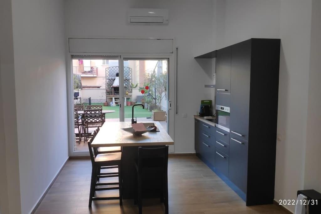 Precioso Apartamento Con Magnifico Patio. サント・フェリウ・デ・リュブラガート エクステリア 写真