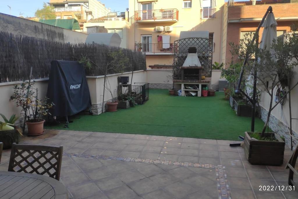 Precioso Apartamento Con Magnifico Patio. サント・フェリウ・デ・リュブラガート エクステリア 写真