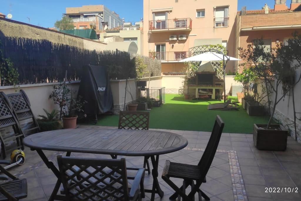 Precioso Apartamento Con Magnifico Patio. サント・フェリウ・デ・リュブラガート エクステリア 写真